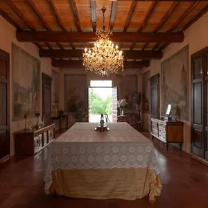 https://villa-cairoli.it-lombardy.com